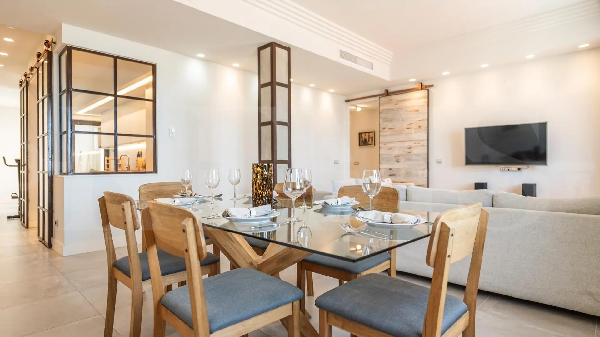 Central Gem With Stunning Port & Sea Views By Rems Màlaga